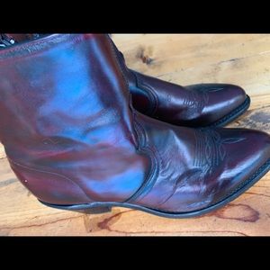 Cowboy Boots . Lightly used.